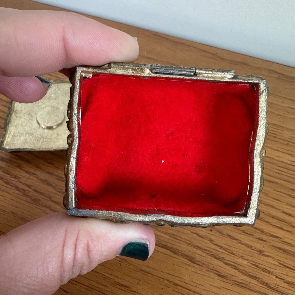 Vintage‎ Ornate Red Jewel White Enamel Accent Pewter Jewelry Trinket Box